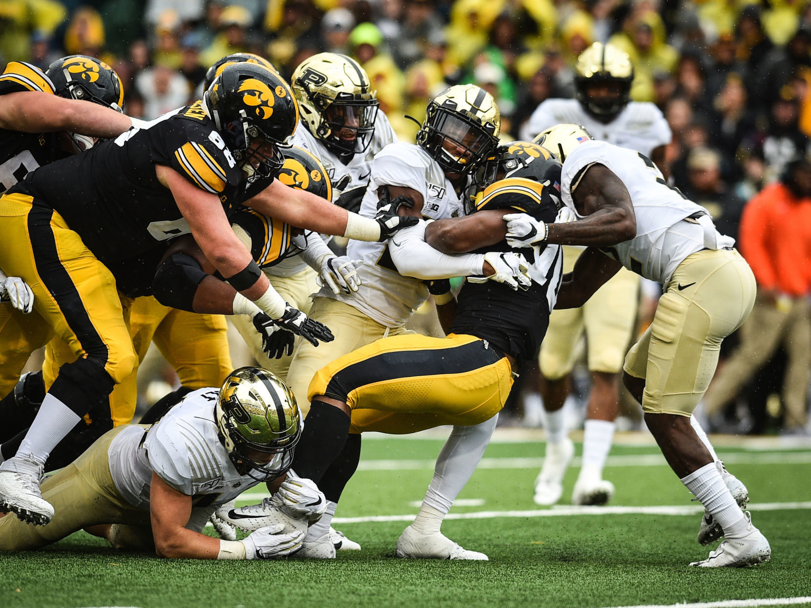 101919-qct-spt-purdue-ia-foot-062a.jpg